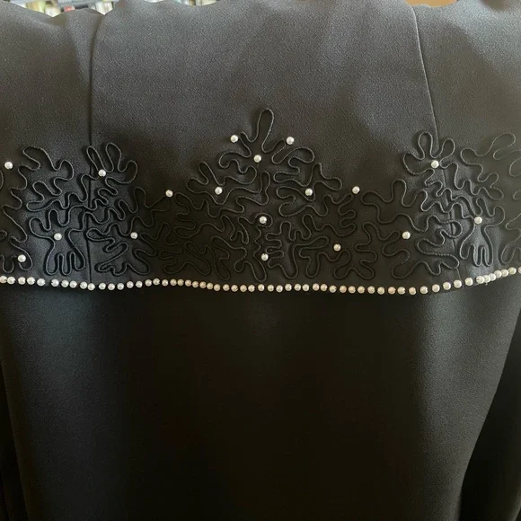 Elegant Black Maxi Dress - Picture 6 of 7